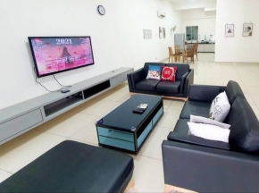 JOVIAL 2 STOREY HOME 4ROOM 6PAX ONLY @ALMA JUSCO
